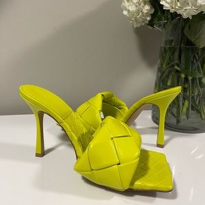 Brand New Bottega Veneta mules